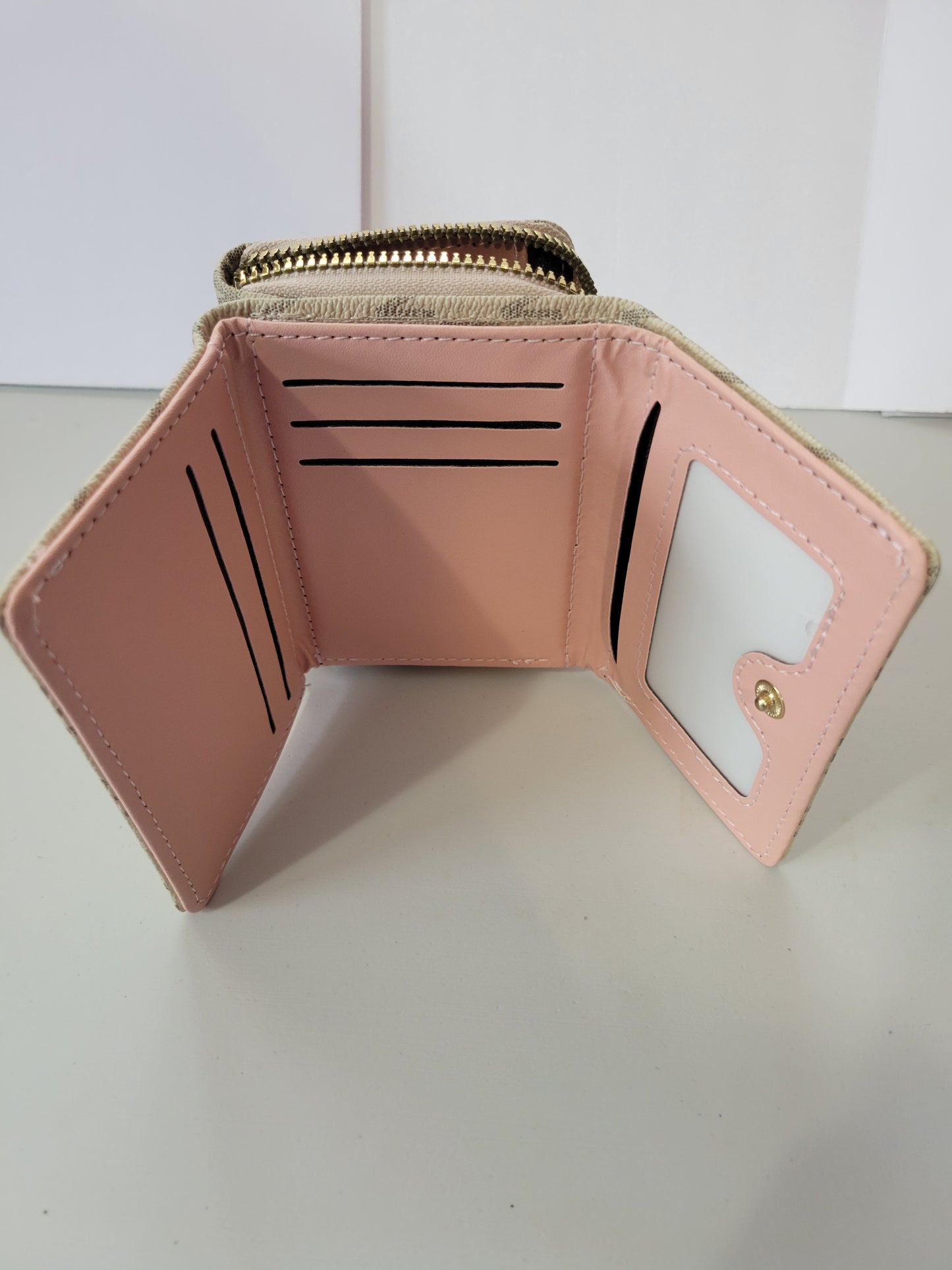 Tan M Trifold |Wallets