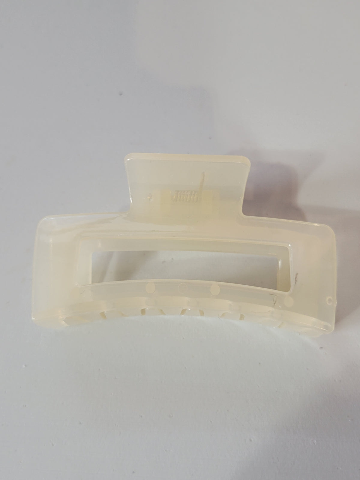 Medium Cream|Hair Clips